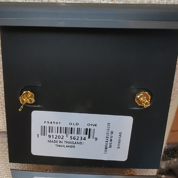 Coach Gold Interlocking Heart Earrings NWT - Picture 2 of 2